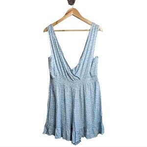 Wrap romber floral blue and white sleeveless size XXL